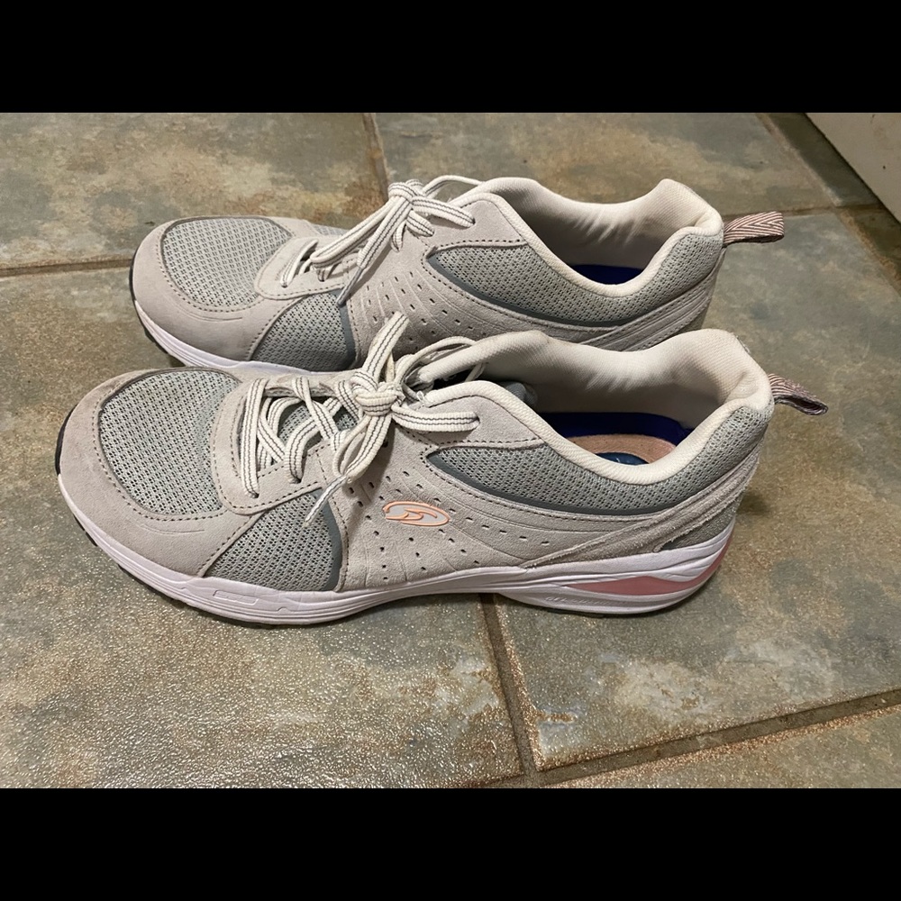 Women’s running shoes.  Size 9.5